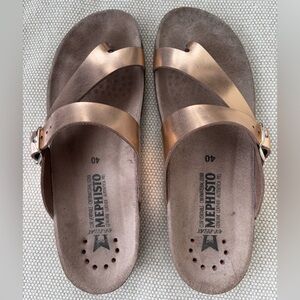 Mephisto Metallic Gold Slide Sandals
Size 40 (US Size 9)